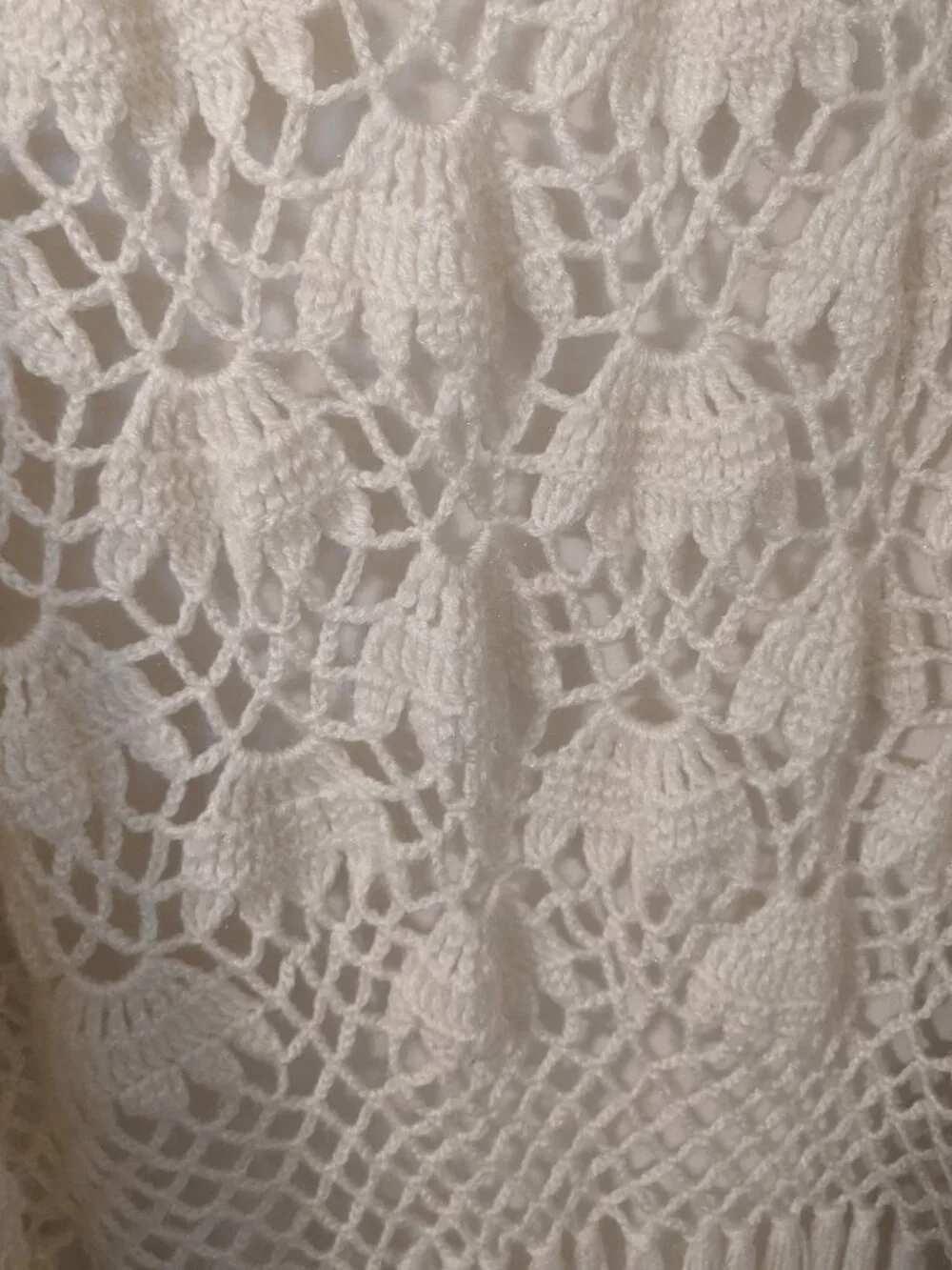 Hand Crochet Open Knit Shawl Wrap Lace Pattern Cream Fringe Boho Hippie - Picture 8 of 10